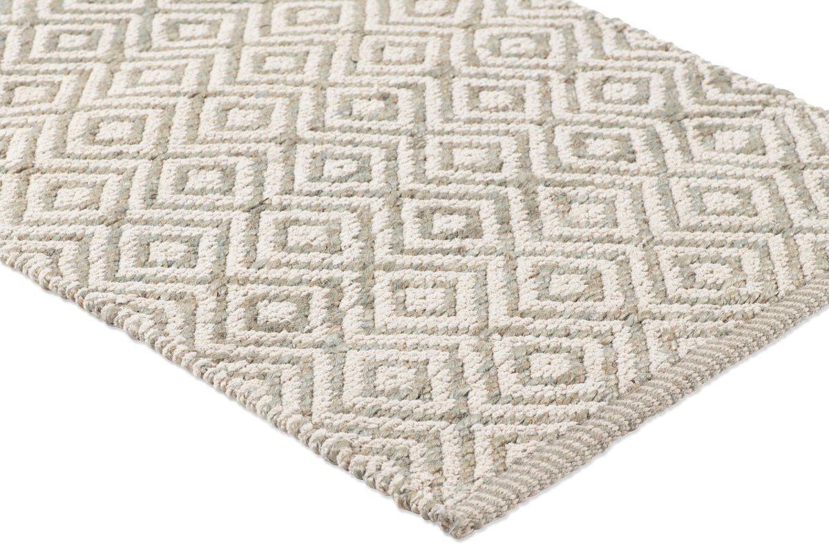 Diamond Rug - Sky Blue and Eggshell