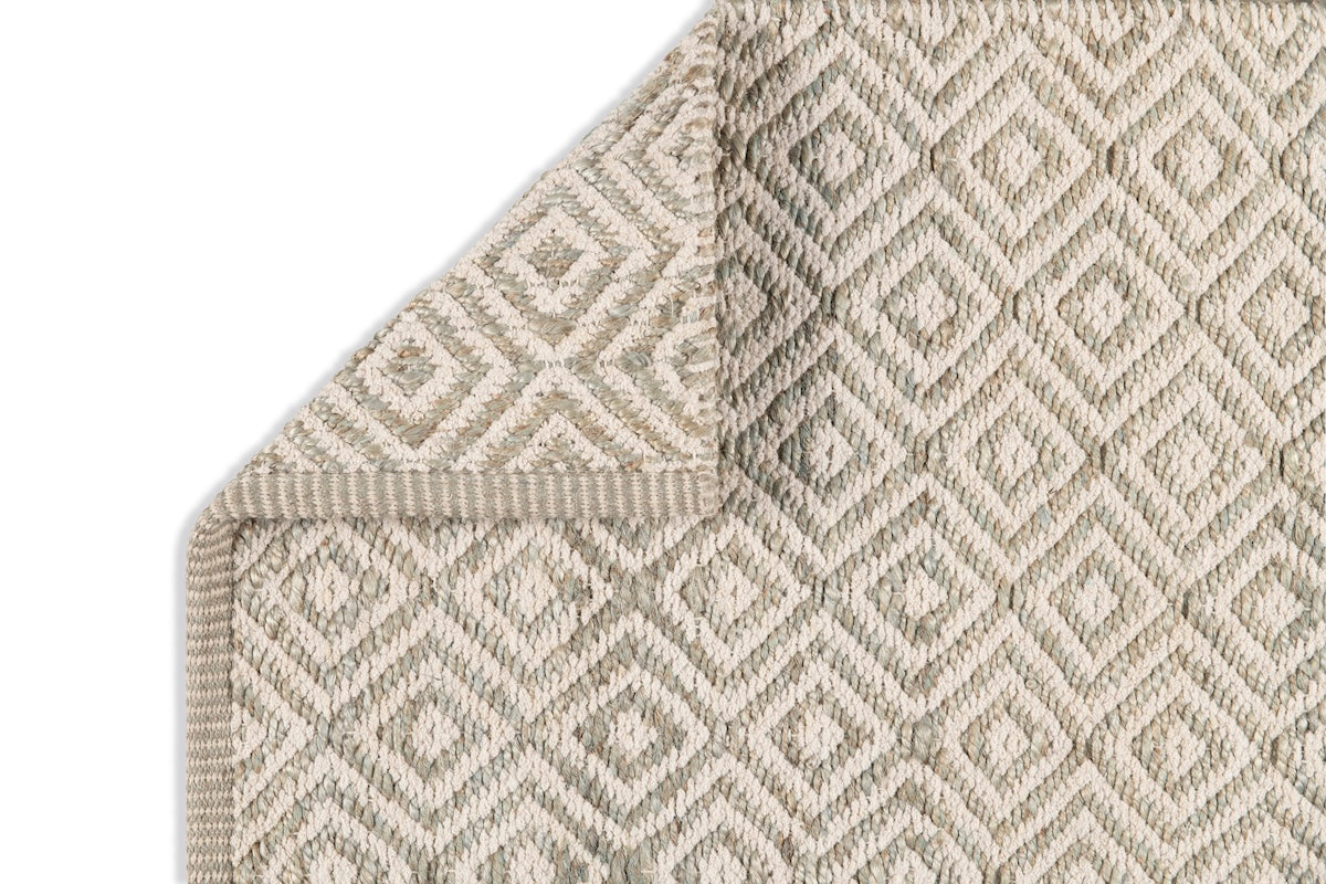 Diamond Rug - Sky Blue and Eggshell